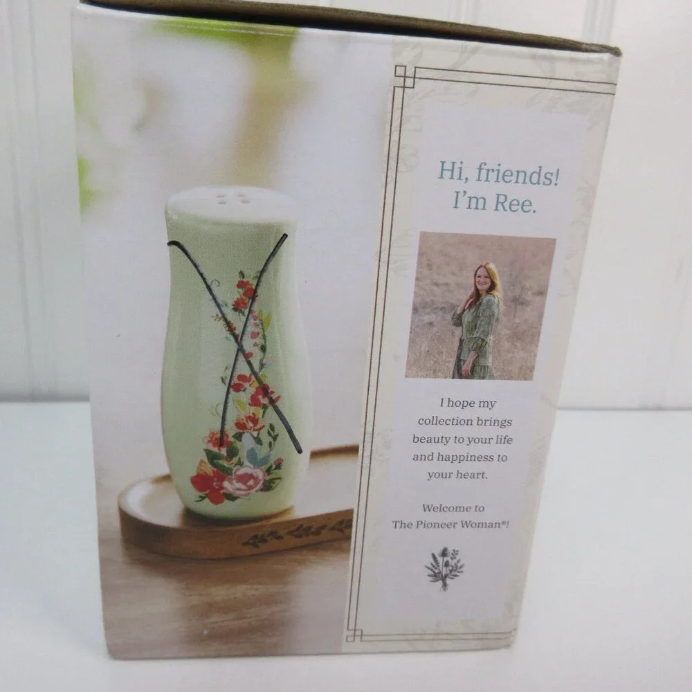 Pioneer Woman Painted Meadow Salt Shakers Acacia Wood Base Floral White